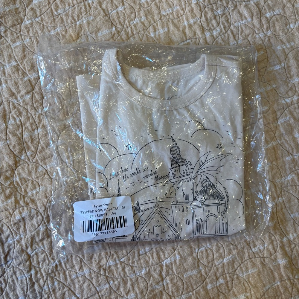 Taylor Swift Cream Castle Short Sleeve Tee - Picture 10 of 10